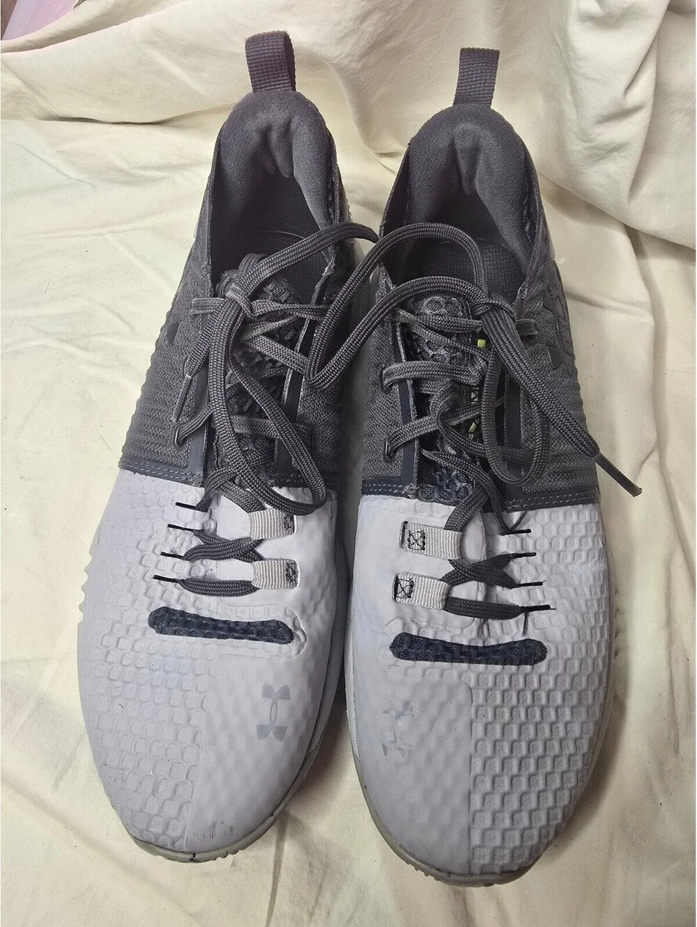 Under Armour Men's Training Shoes Size 9.5 Gray and White